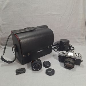 Vtg Minolta XG-M Camera 28mm Wide Angle Lens Attachment Carrying Case Untested